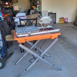 Wet saw tile cutter