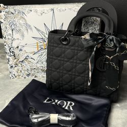 Black Purse 