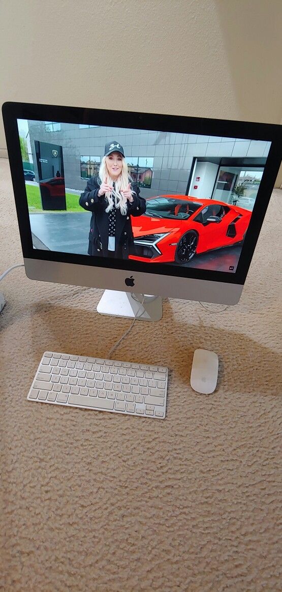 21" Apple iMac Intel i5 500gb Hd Working Fine