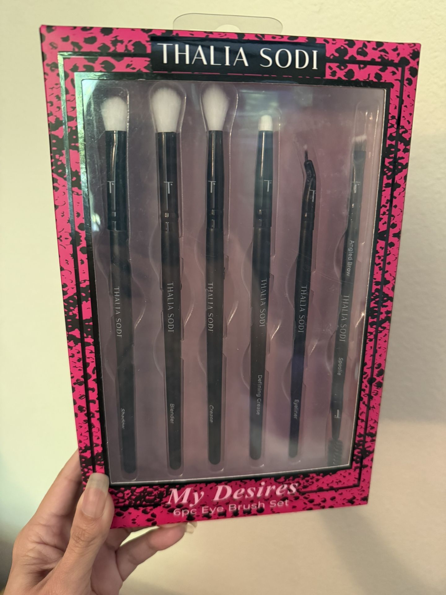 Set Of Six Makeup Brushes (brand new)