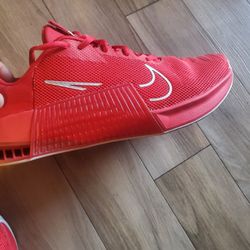 Nikes Hyperlft