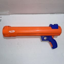 NERF Dog Tennis Ball Gun Launcher 2016 Hasbro Shoots up to 50 Feet