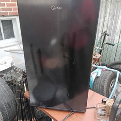 Mini Fridge 