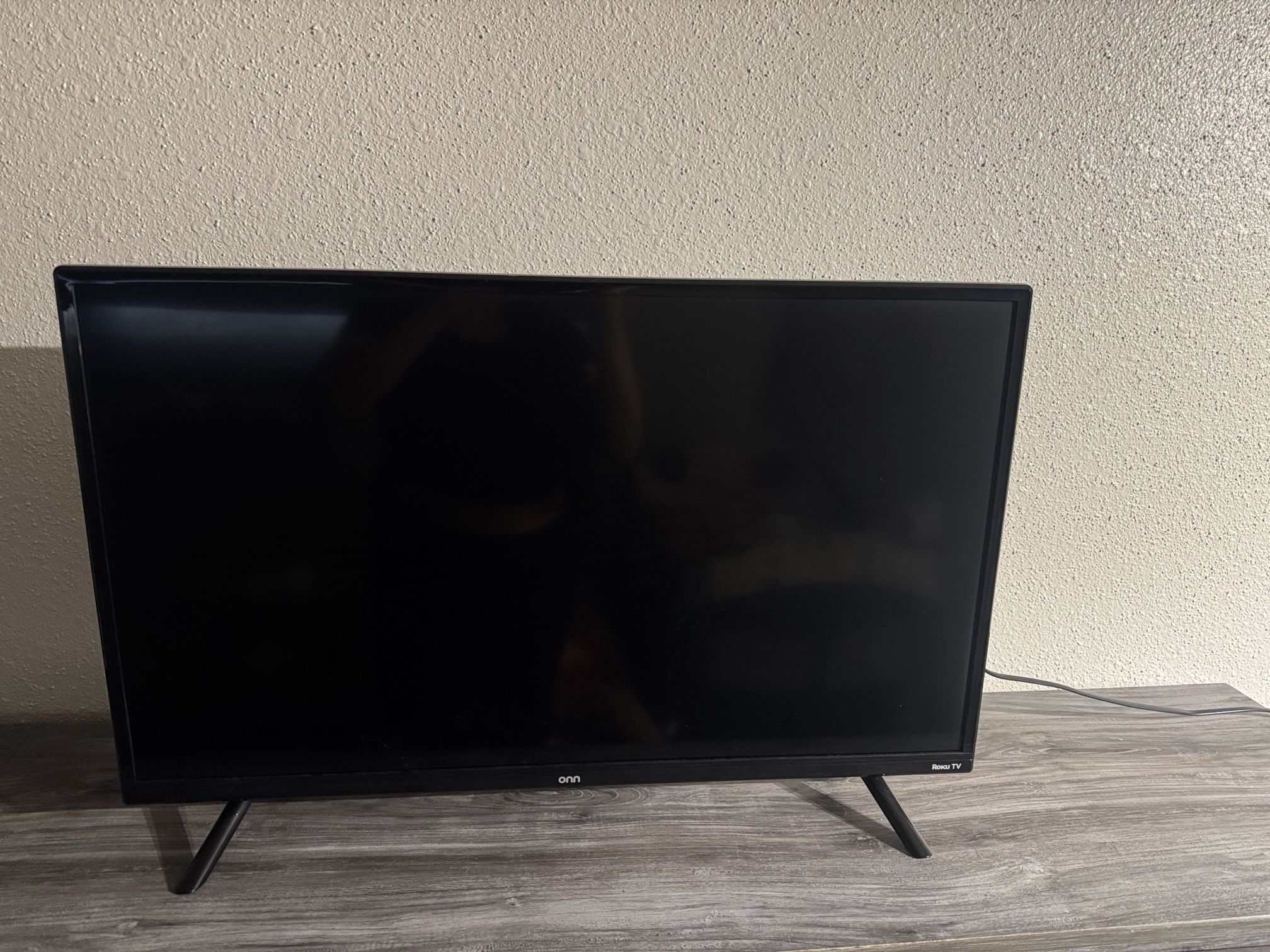32 ‘ Roku Tv