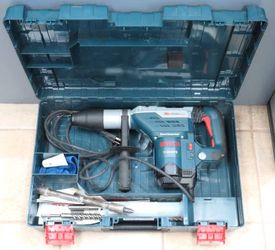 Bosch 11264EVS Corded SDS Max Rotary Hammer Drill w/ Case & Bits