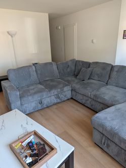 Couch w pull out and storage