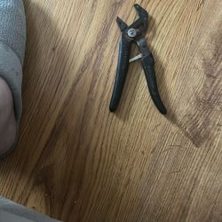 Pliers
