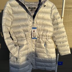 Kennet Cole Woman’s Puffer Jacket L size Brand New 