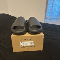 Onyx Yeezy Slide