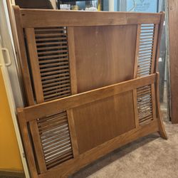 Sleigh Bed….queen …..oak… 