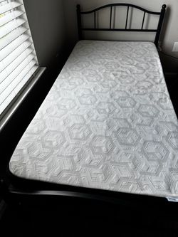 Tween bed with frame
