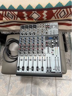 Behringer Xenyx 1204 FX”