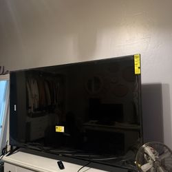 65” Roku Smart Tv Brand New 