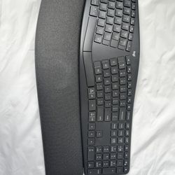 Logitech ERGO K860 Wireless Keyboard - Black Tested & Working
