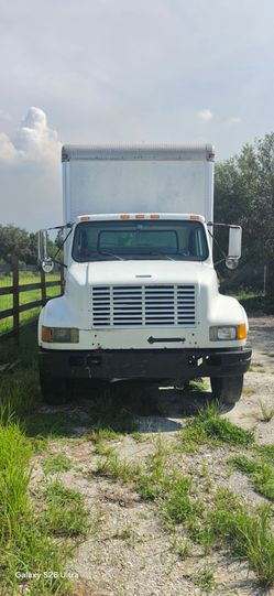 International box truck