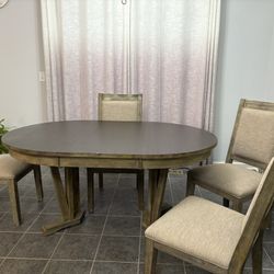 Dining Table & 4 Upholstered Chairs by Kincaid