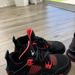 Air Jordan Retro 4 Thunder Red 