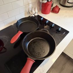 2 Cast Iron Pans 