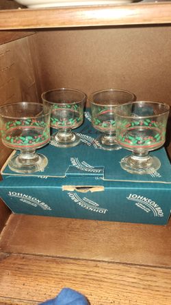 Johnson Bros Holly Christmas Footed Glass Dessert Cups Set of 4