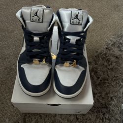 Women’s Air Jordan’s 1 Size 9.5