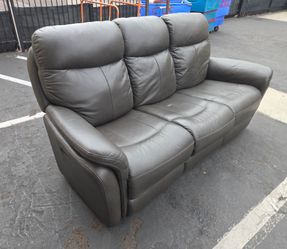 Flexsteel Zoey Power Reclining Sofa W/Power Headrest