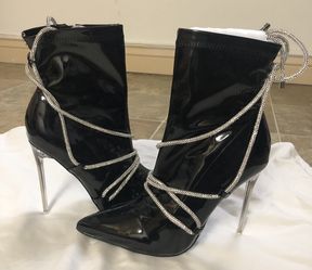 AZALEA WANG DIAMOND DRIP STILETTO BOOTIES SIZE: 9