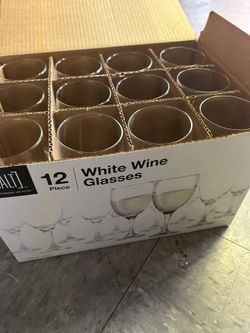 Set Of 12 White Wine Glasses