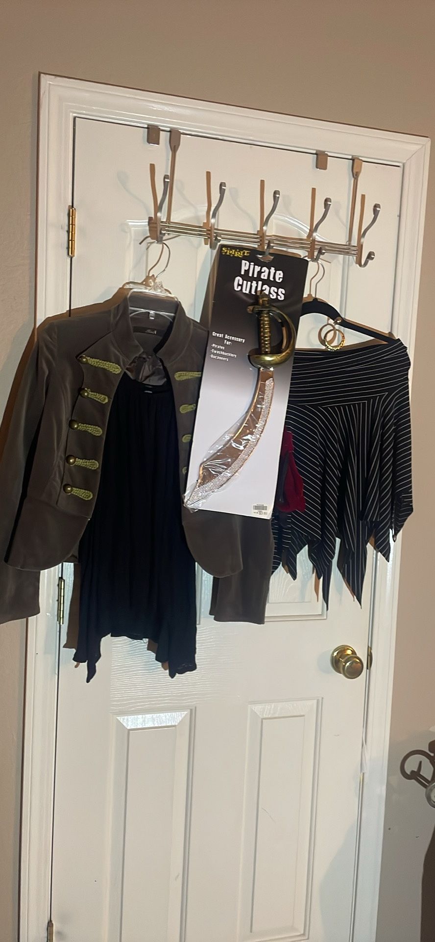 Woman’s Pirate Costume