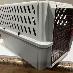 Kennel Cab ll Portable plastic large Pet Crate Carrier 26” L x 18.5”W x 16”H