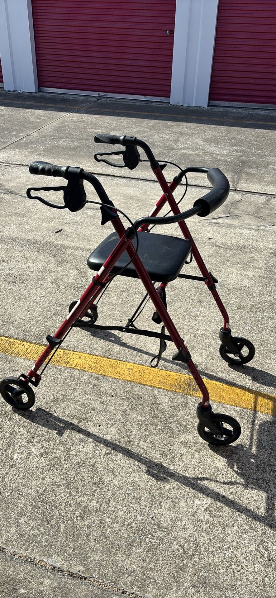 Folding Rollator Seat. Walker In Good working condition.