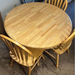 Dining Room Table & 4 Chairs