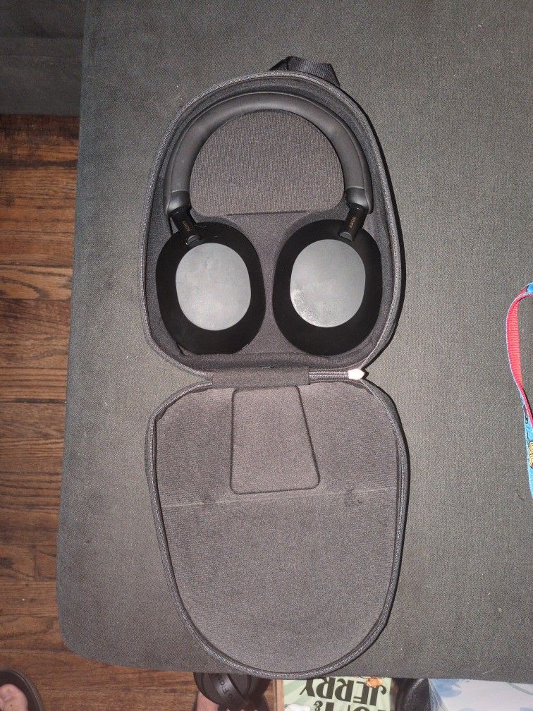 Sony WH-1000XM5 Headphones