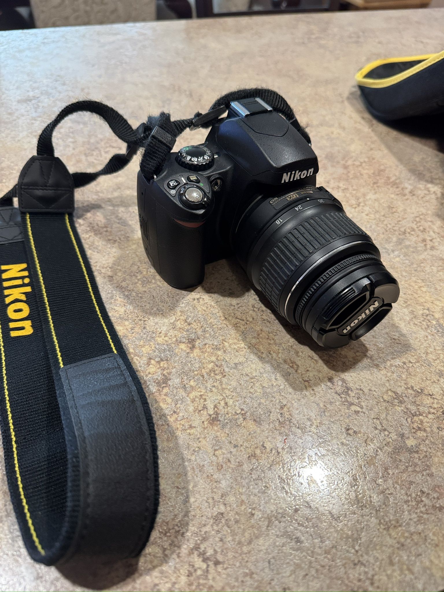 Nikon DX40 Digital Camera