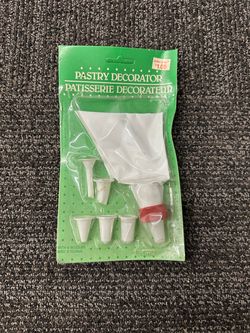 Vintage 7-Piece Plastic Icing Nozzle Set w/ Piping Bag, Tips & Coupler White/Red