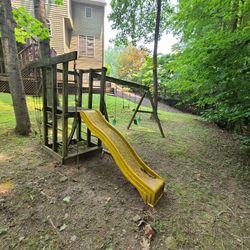 Free Swing Set - GREAT Condition!