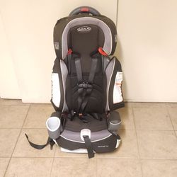 Graco Nautilus 3 In 1  Car Seat. Great Condition! 