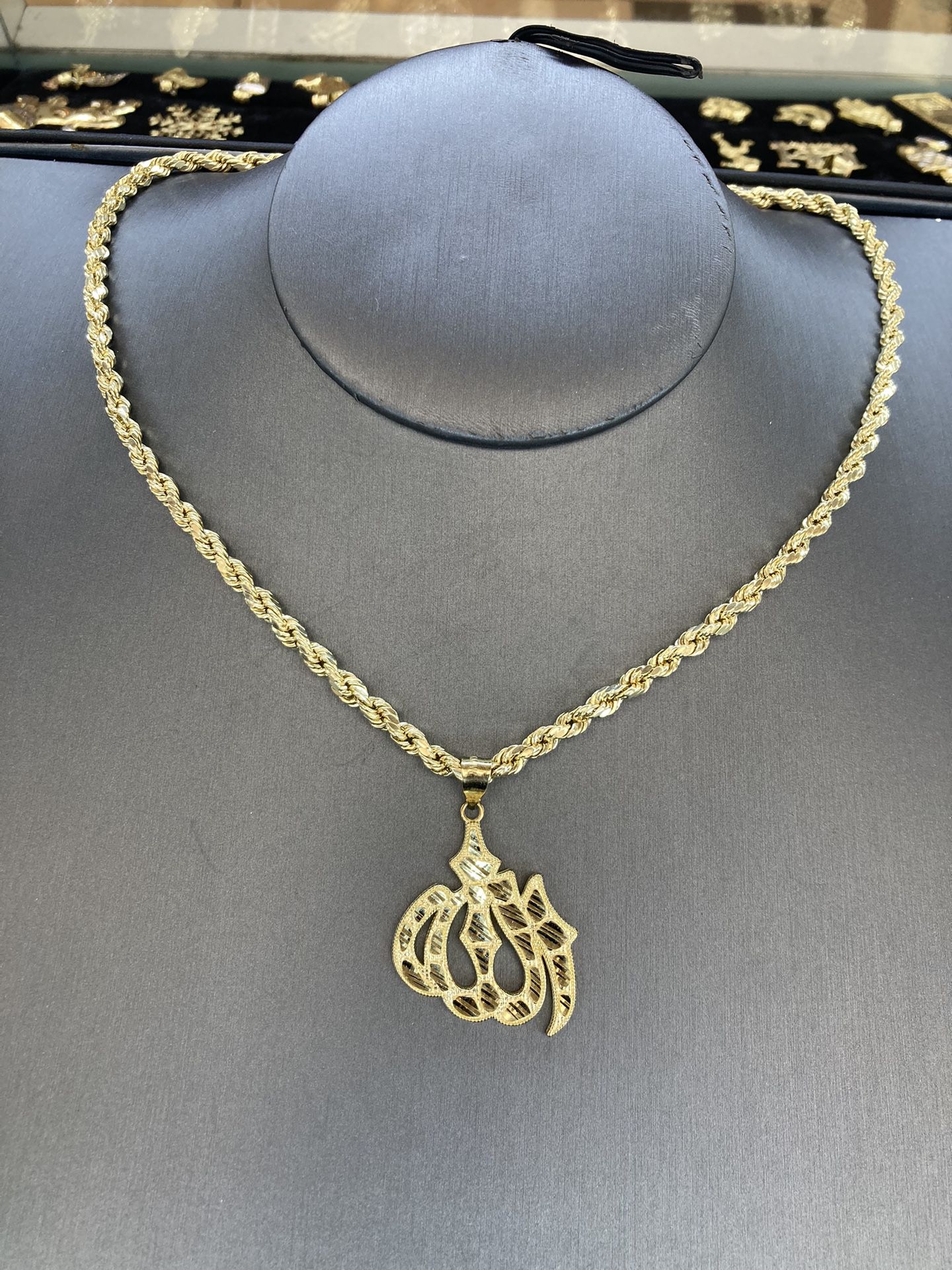 10kt Real Gold Chain (18 Inch,04mm)10kt Real Gold Pendant 