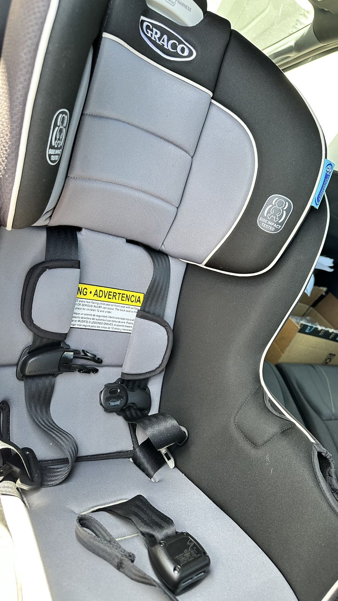 Graco Extend2Fit Convertible Baby Car Seat, Rear and Forward