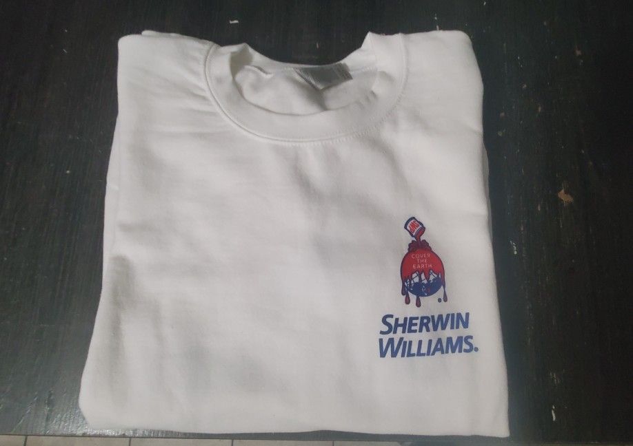 Sweaters and t-shirts Sherwin Williams