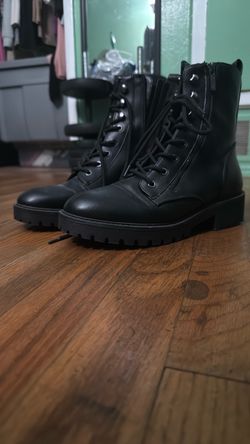 Guess size 10 women boots