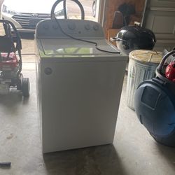 Whirlpool Washer/ Needs Bumpers 