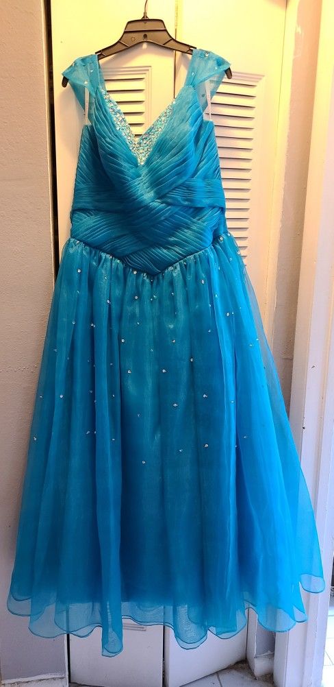 Sweet 16 Cinderella Blue Gown Size 16-18