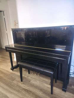 Yamaha T118 PE Upright Piano - Mint Condition