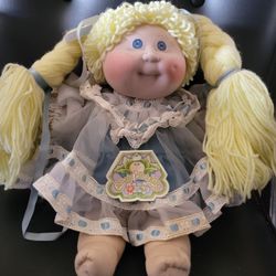 Cabbage Patch Dolls 80's 6 Dolls selling as a Bundle