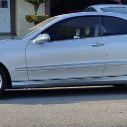 2004 Mercedes-Benz CLK-Class