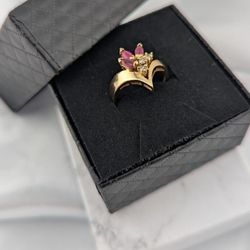 💫 Elegant. Romantic. Timeless. 💫💍
14K Yellow Gold Ring ✨ Featuring Marquis-Cut Ruby Stones & Natural Diamonds ✨