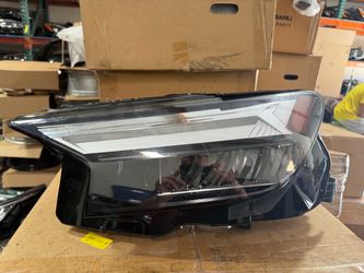 AUDI Q4 LEFT HEADLIGHT 2023