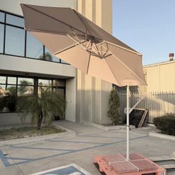 New In Box 10 Foot Diameter Outdoor Patio Offset Cantilever Deck Umbrella With Cross Stand Require Counter Weight 