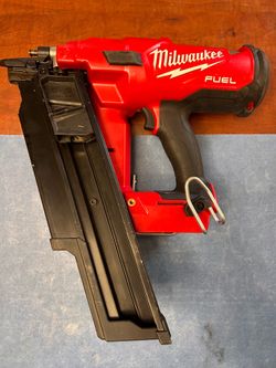 Milwaukee M18 FUEL 3-1/2 in. 18-Volt 21-Degree Lithium-Ion Brushless Cordless Framing Nailer (Tool-Only)