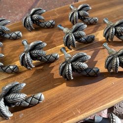 Oak Hallow Palm Tree Drawer Pulls